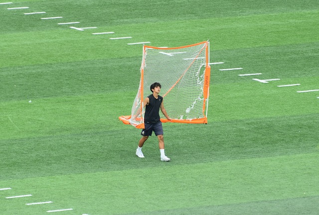 与曼城形成